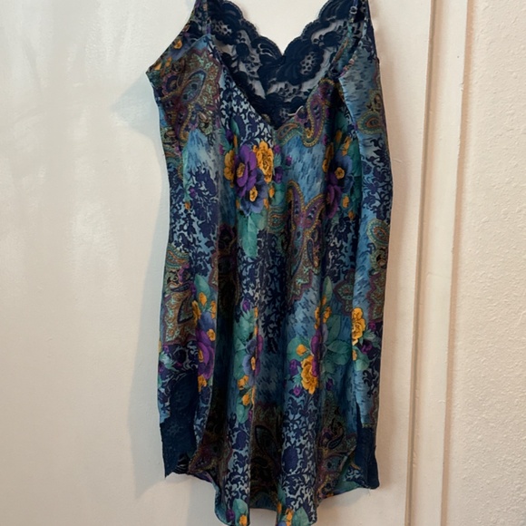 Victoria Secret’s Vintage Gold Lable - Picture 2 of 5